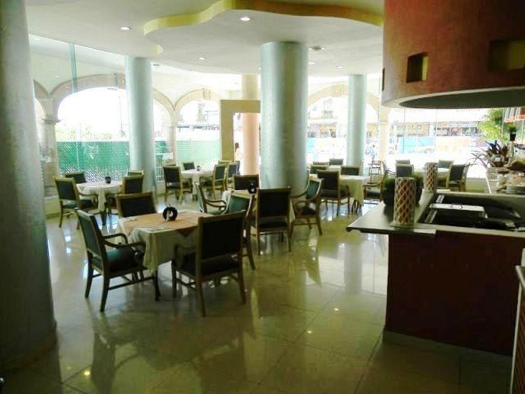 Hotel San Francisco Irapuato Business Class Exterior photo